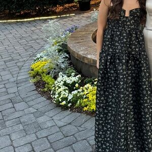 Chic Black Floral Maxi Dress